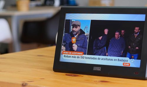 Televisor August DA100D