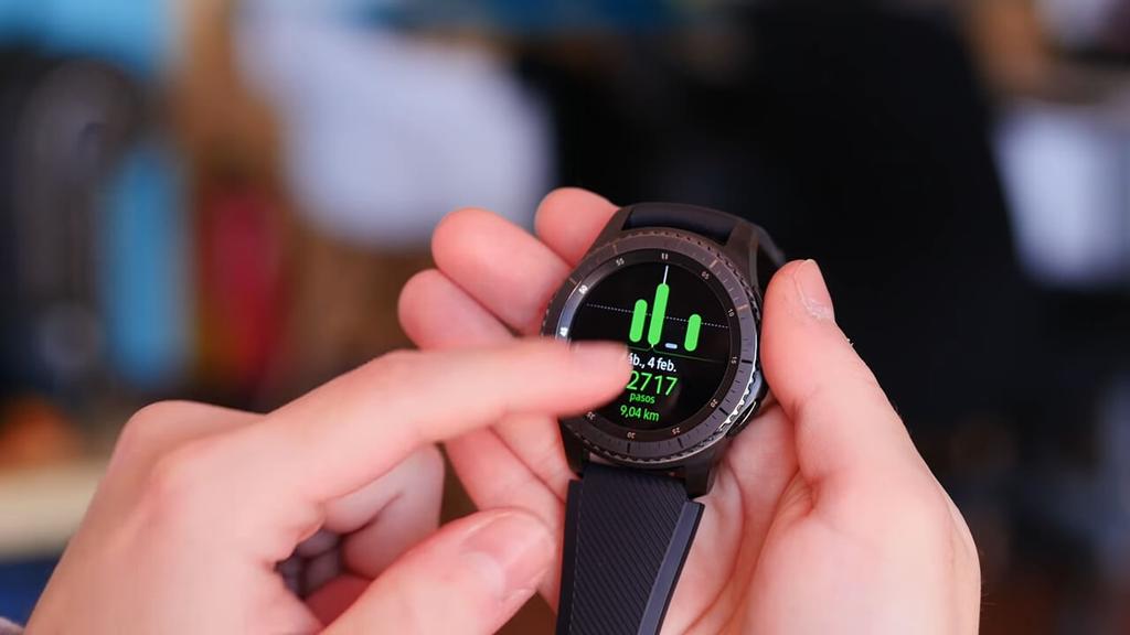 Manipulación del smartwatch Samsung Gear S3