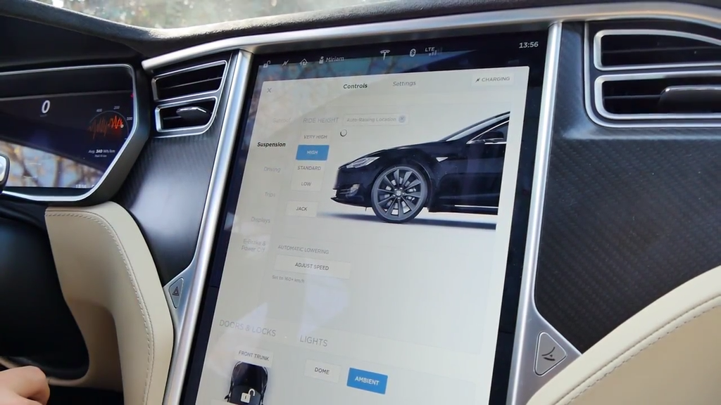 Datos coche en el navegador del Tesla Model S P100D