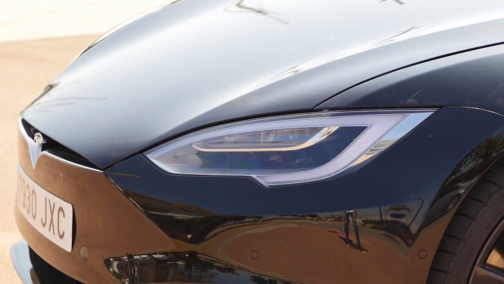 Luces del Tesla Model S P100D