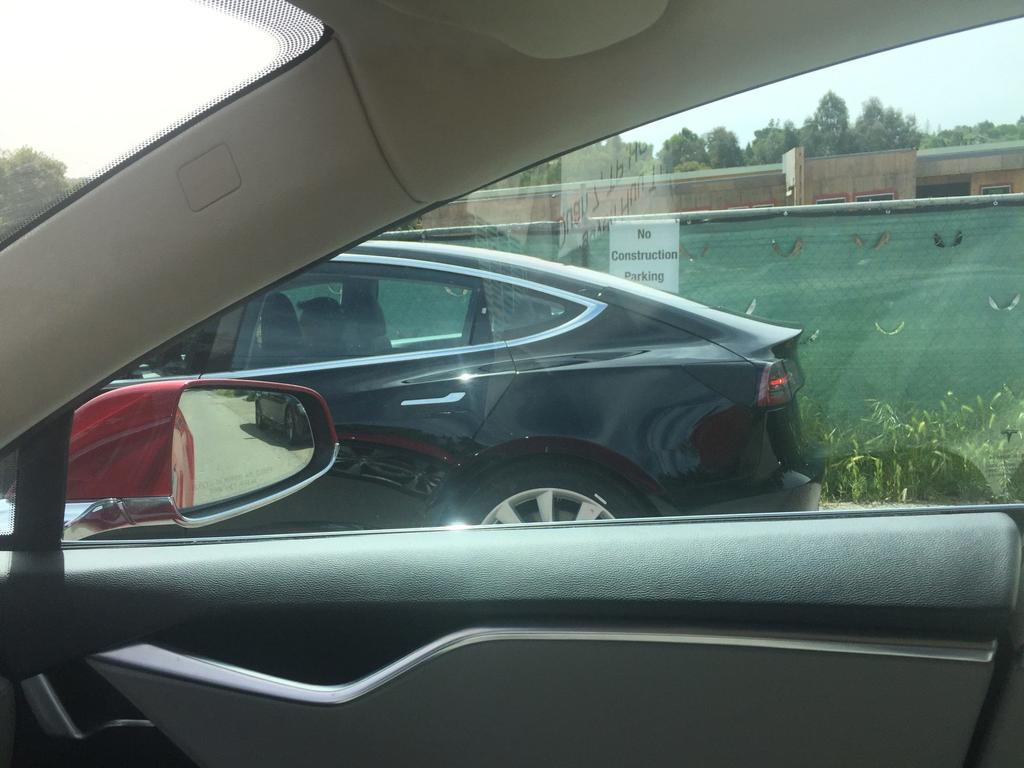 Trasera del coche Tesla Model 3