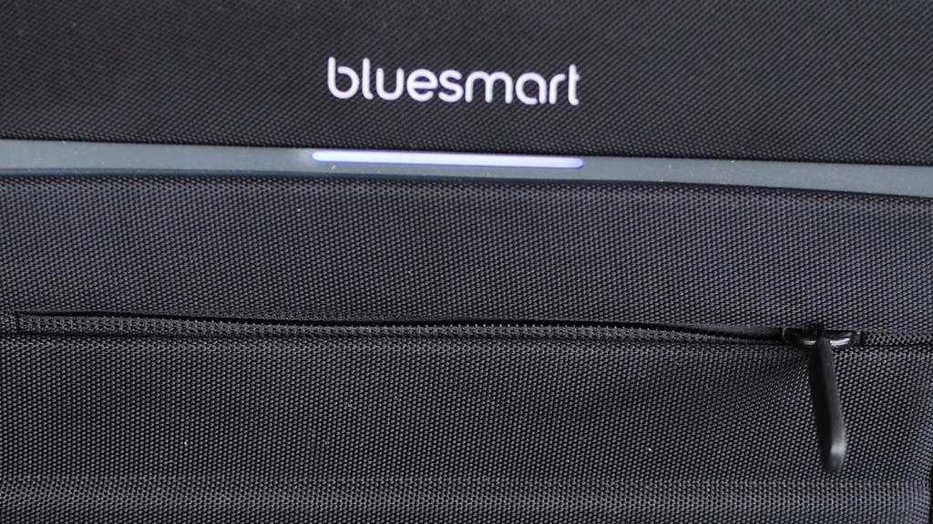 Detalle de la maleta Bluesmart Luggage
