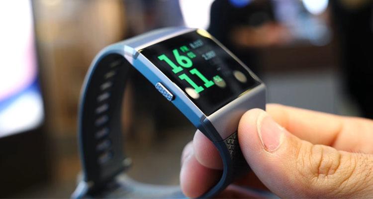 controlador Dictadura bestia Primeras impresiones del smartwatch Fitbit Ionic acabado en metal