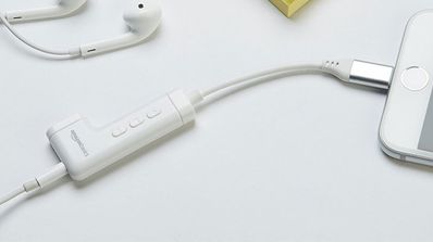 Accesorio AmazonBasics Lightning to 3.5mm
