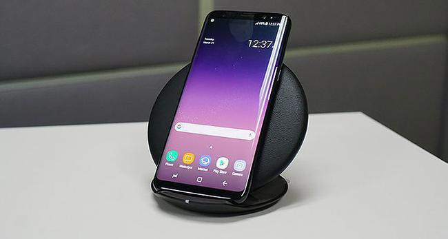 Samsung prepara un cargador inalámbrico para smartphones de gama media