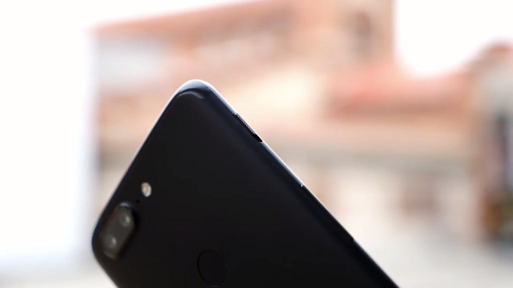 Botones laterales del OnePlus 5T