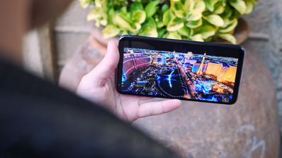 Teléfono Android LG V30S