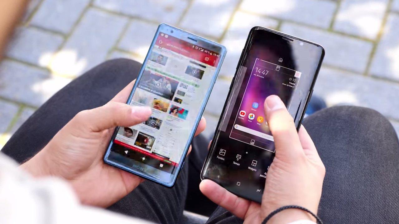 Imagen frontal del Samsung Galaxy S9+ frente al Sony Xperia XZZ2