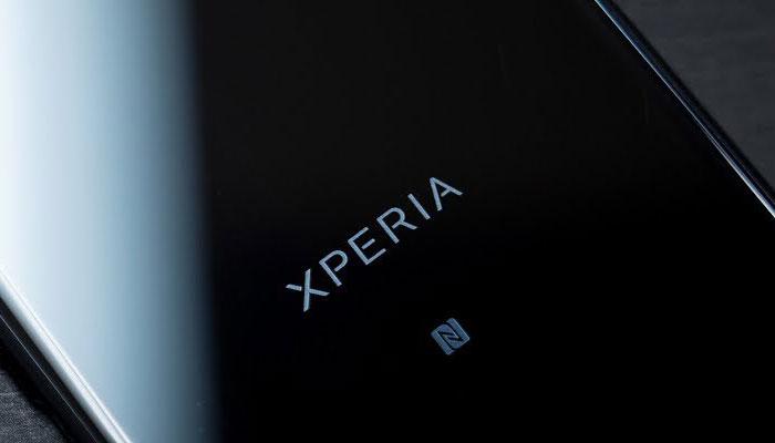 Logotipo de Sony Xperia con fondo negro