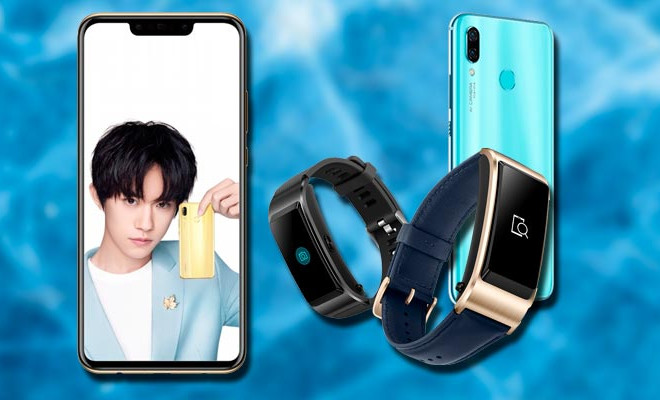 Huawei Nova 3 y Huawei TalkBand B5 con fondo azul