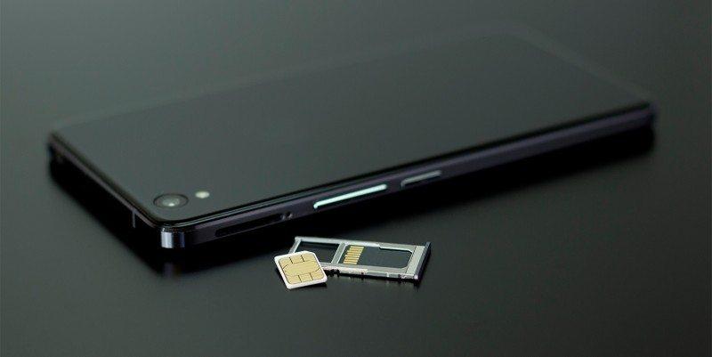 teléfono con tarjeta microSD