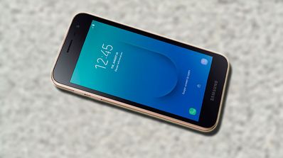 Imagen del Samsung Galaxy J2 Core con fondo gris