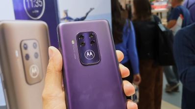 Motorola One Zoom