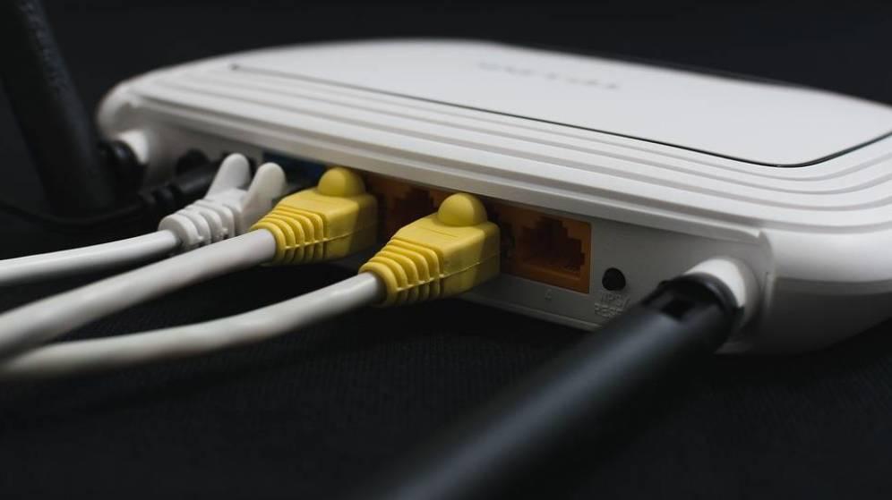 Conexiones trasera de los routers