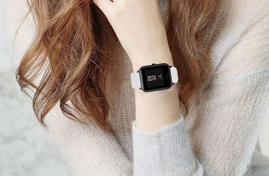 Smartwatch Xiaomi Amazfit Bip Lite en muñeca