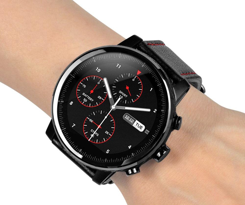 Uso del smartwatch Amazfit Stratos en mano