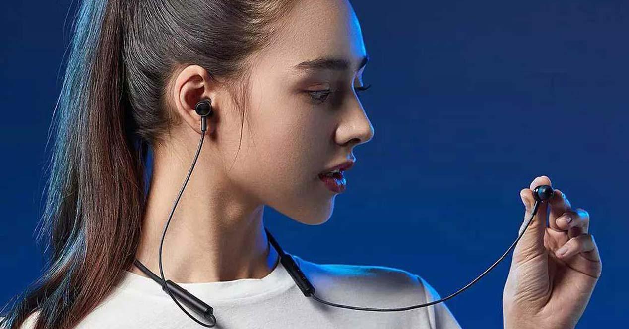 uso de los auriculares Xiaomi Mi Bluetooth Headset Line Free