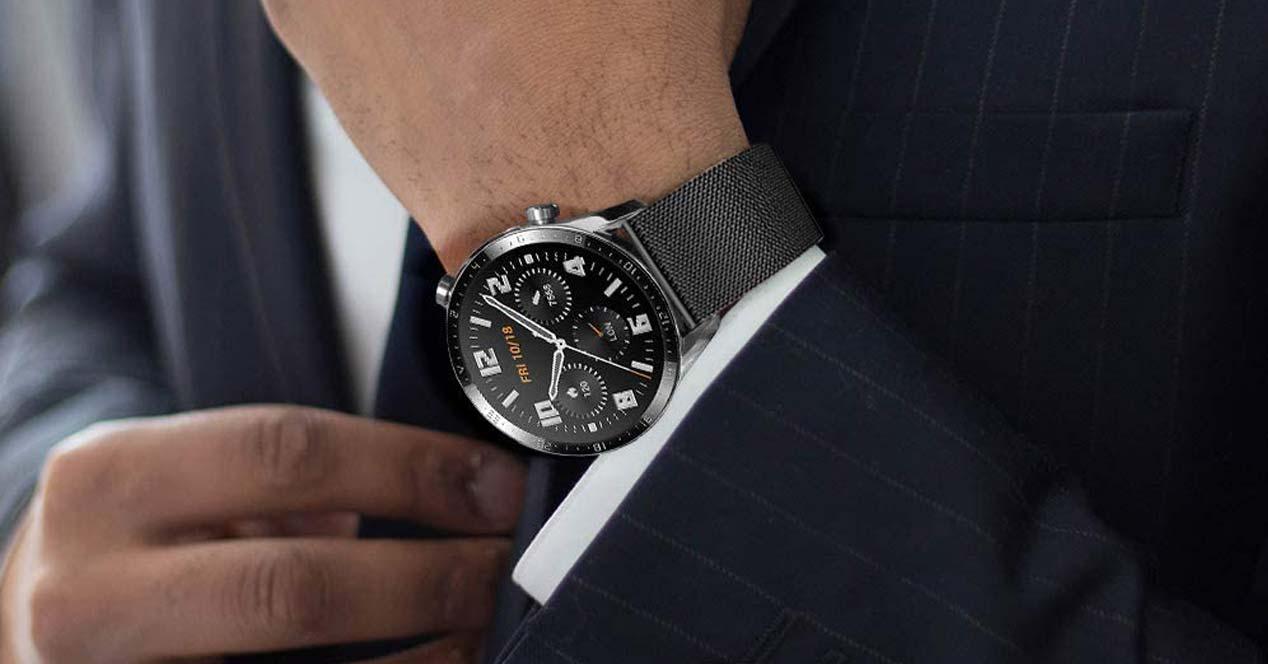 Huawei Watch GT4 46mm gris con correa metálica al Mejor Precio