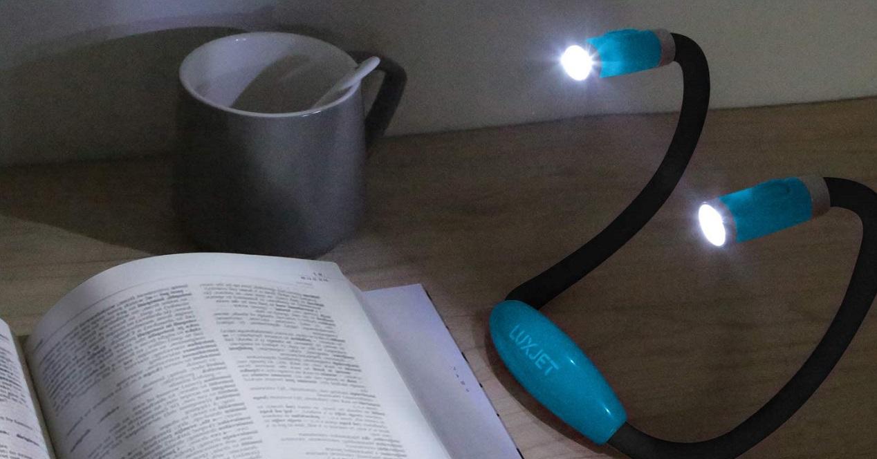 lámpara de Lectura con Clip fácil para 2 Brillos Funien Luz para Leer,Lámpara de Lectura Recargable para Libros 19 LED con Temperatura de 3 Colores 