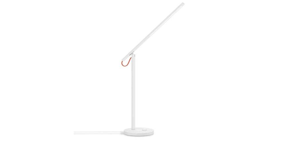 Lampara de escritorio Xiaomi Mi LED Desk Lamp de color blanco