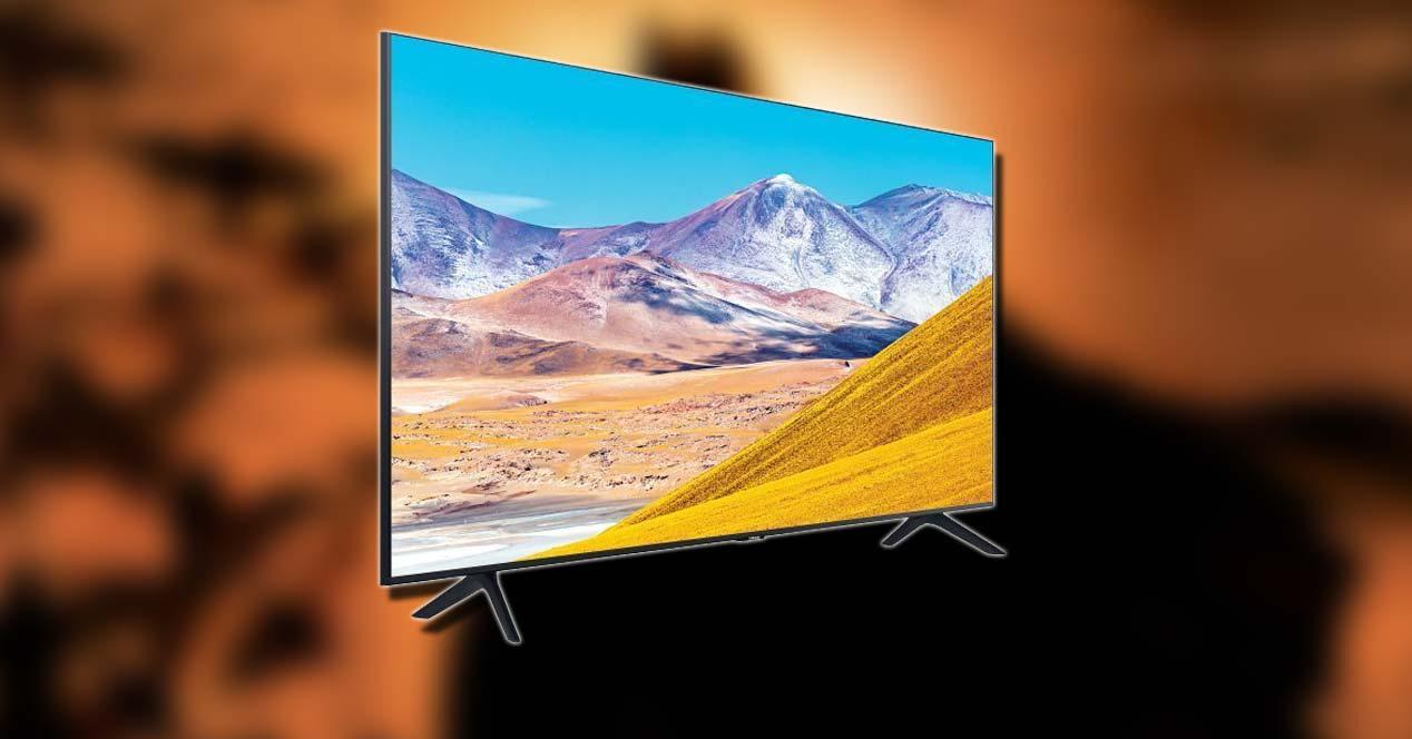 Smart TV Samsung UE75TU8072U con fondo