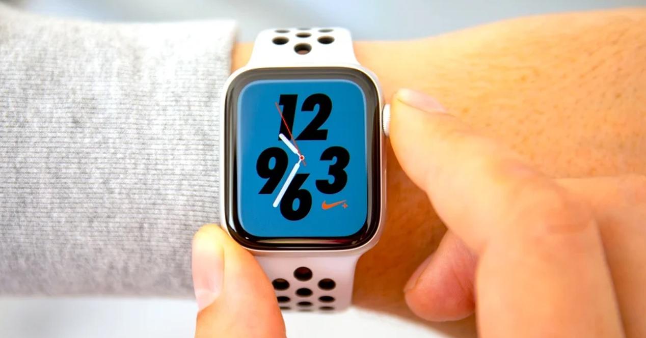 distorsión en caso Amasar Descuento para el Apple Watch Series 4 Nike - Ahora por solo 399€