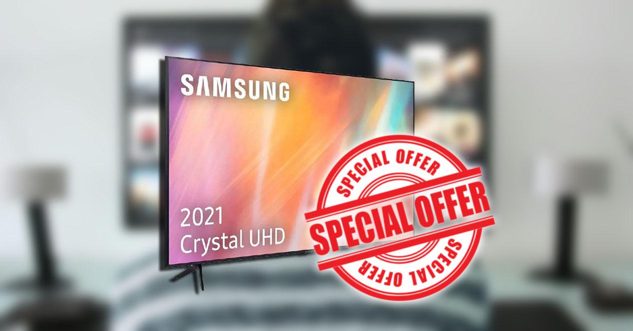Smart TV Samsung UE55AU7175UXXC con fondo de salón