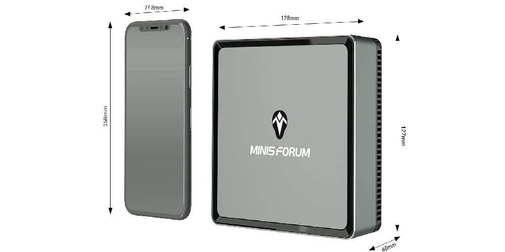Imagen de comparativa entre mini PC Minis Forum y teléfono móvil