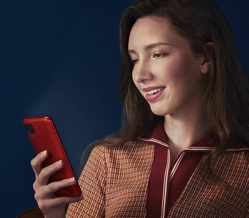 Xiaomi Redmi 9C NFC con una chica
