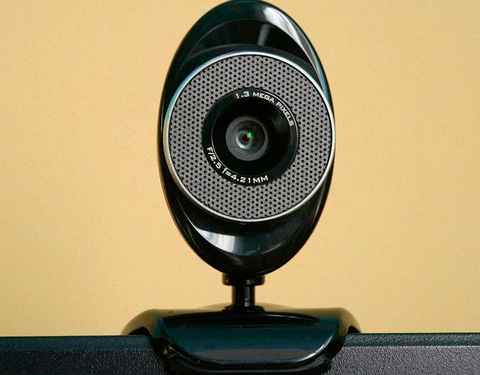 Esta es la webcam para streaming o videollamadas más vendida en :  destaca por ser muy barata