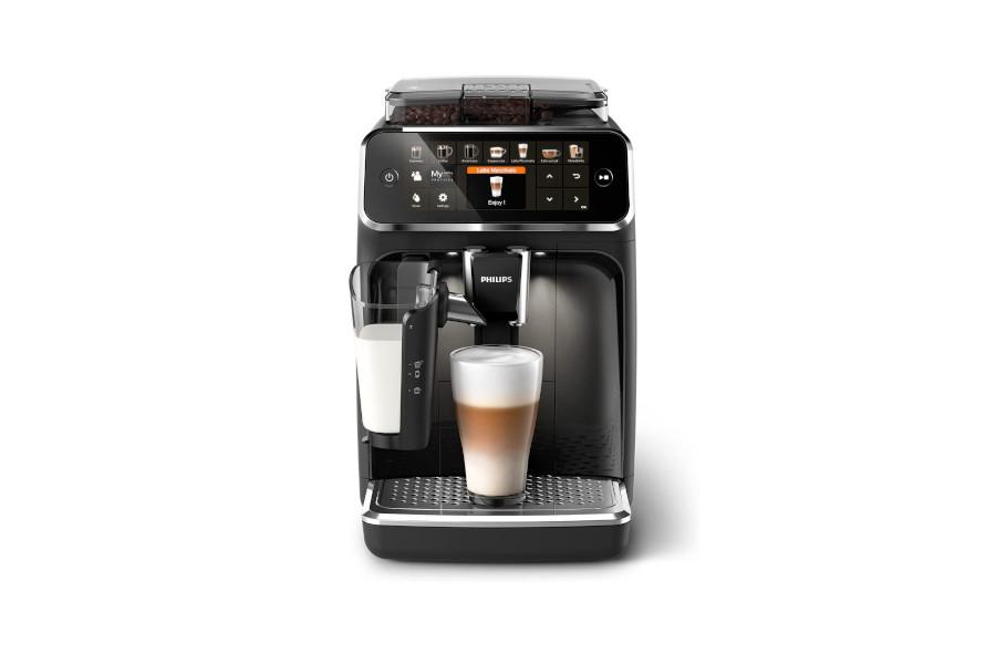 Café como el de las cafeterías sin salir de casa con la cafetera  superautomática Philips rebajada hoy en