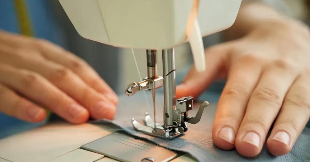 Máquina de coser Brother CS70 electrónica 70 puntos 