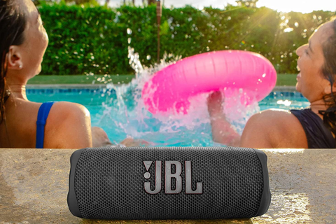 MediaMarkt hunde el precio de este potente altavoz Bluetooth JBL