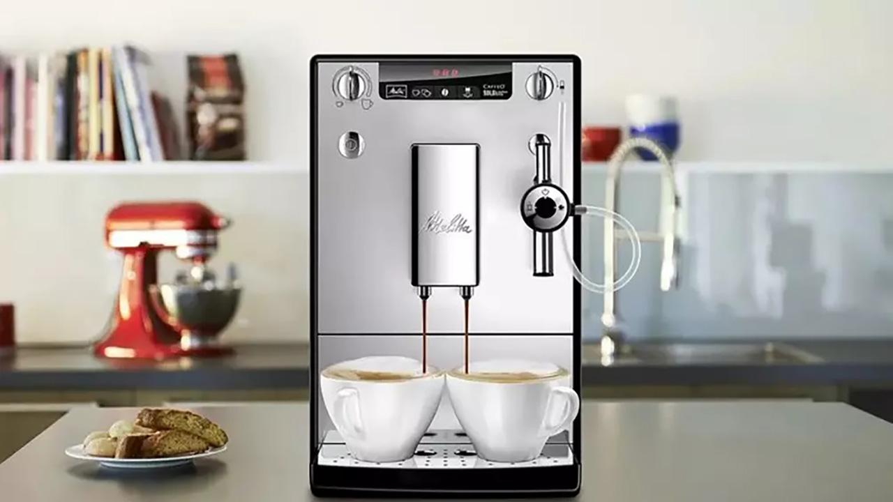 La cafetera superautomática Melitta Caffeo Solo E950-103 está