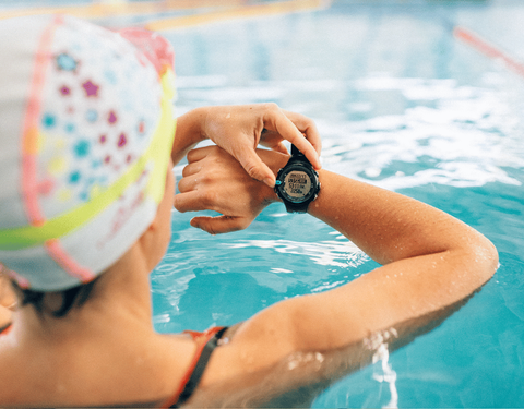 Reloj inteligente impermeable para mujeres reloj de natación 5ATM fitness  monitor de sueño de frecuencia cardíaca y presión arterial, compatible con  el teléfono iPhone Android (sin llamadas bluetooth) : :  Electrónicos