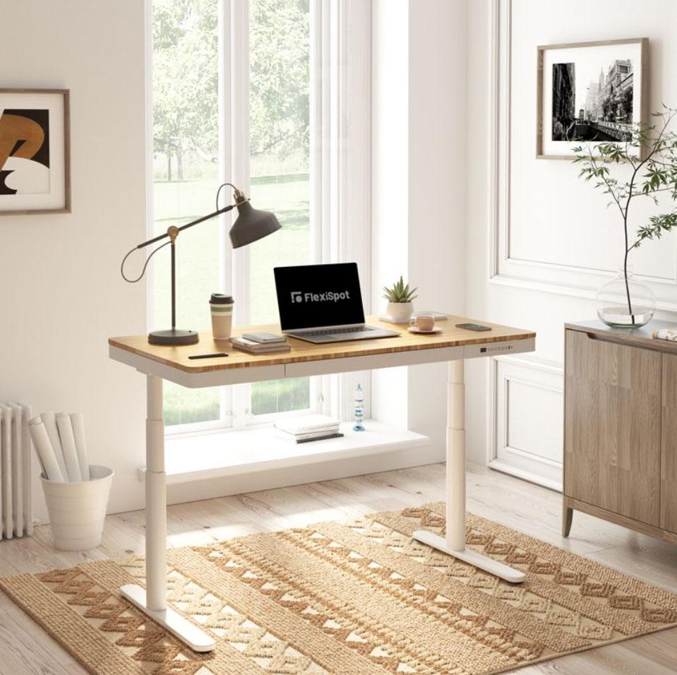 escritorio flexispot blanco con cajón y ordenador