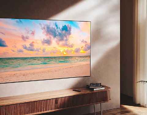 MediaMarkt la lía: baja 400 € en el televisor de alta gama más