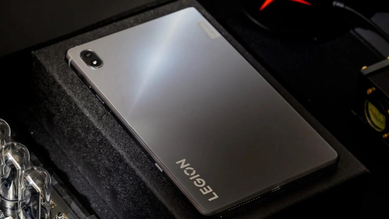 Ten wysokiej klasy tablet ma wyświetlacz 2K, podwójny aparat i 12 GB pamięci RAM za jedyne 300 euro