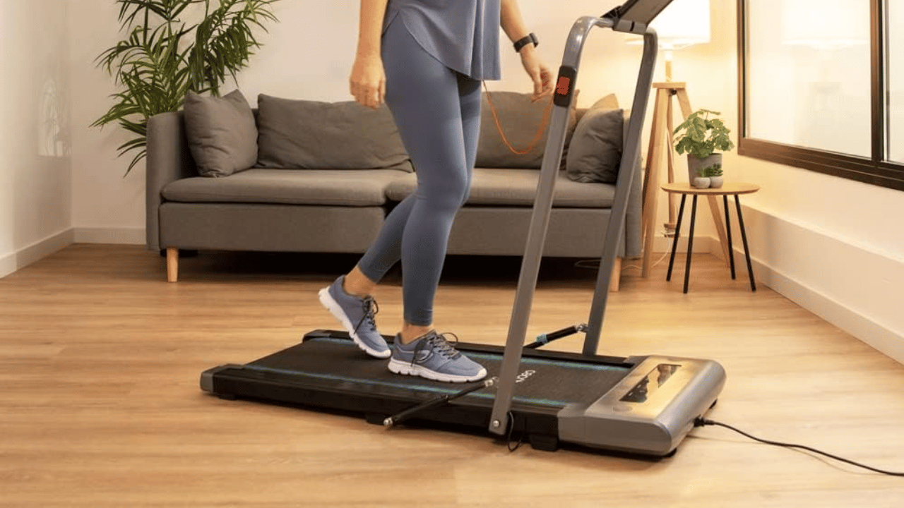 La cinta de andar y correr de Cecotec es ideal para hacer ejercicio en  casa, baja de precio a 199 euros