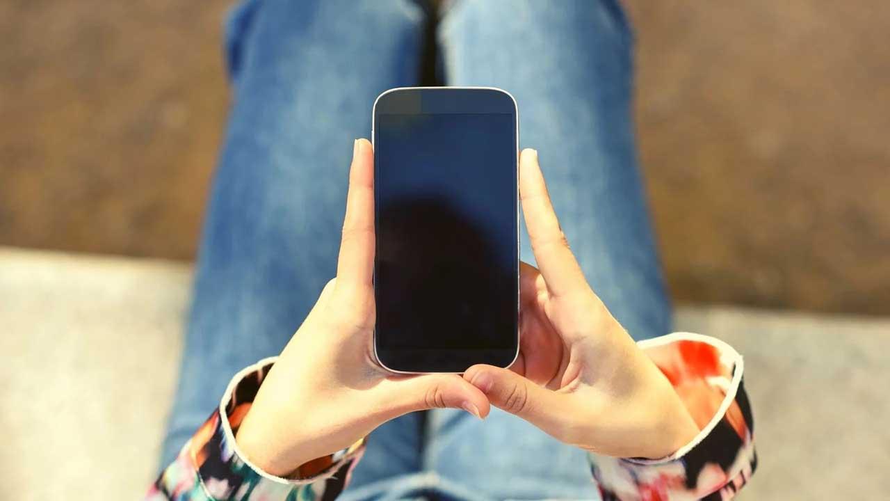 Celulares: ¿cuál es el mejor teléfono móvil pequeño del año?