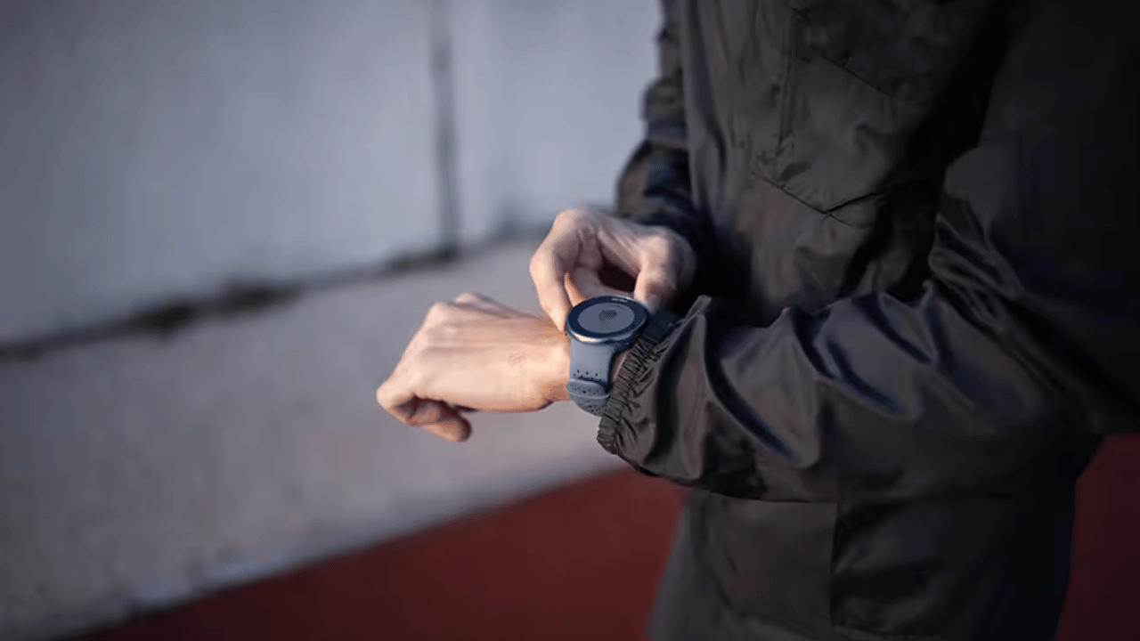 rebaja un 43 % este bestial reloj deportivo premium con GPS y  batería top
