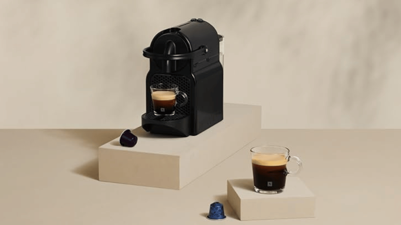Comprar cafetera compacta y ligera De'Longhi Inissia Negra