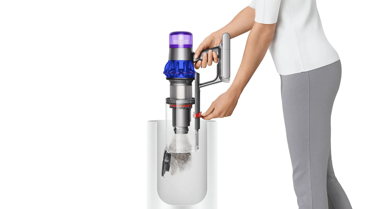 Mediamarkt rebaja un aspirador sin cables Dyson a 300 euros para conseguir  una limpieza de casa más efectiva