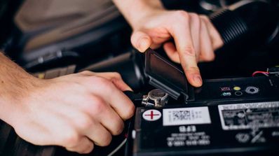 Comprobar el estado de la batería del coche