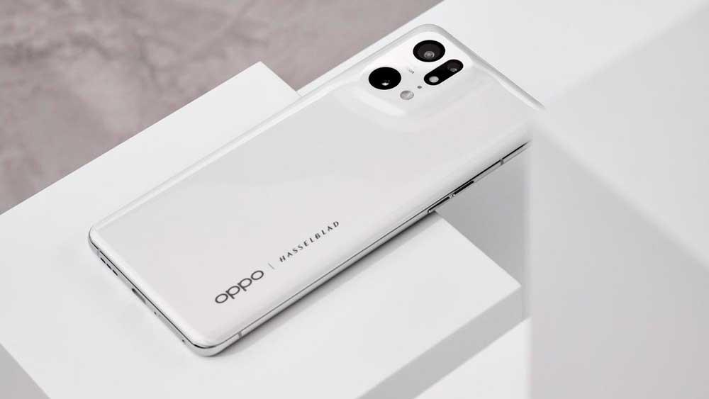 OPPO Find X5 Pro móvil en blanco