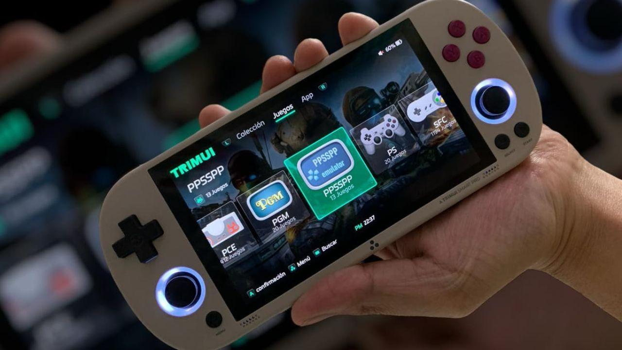 An old portable PSP clone console with over 15,000 games for less than 70 euros