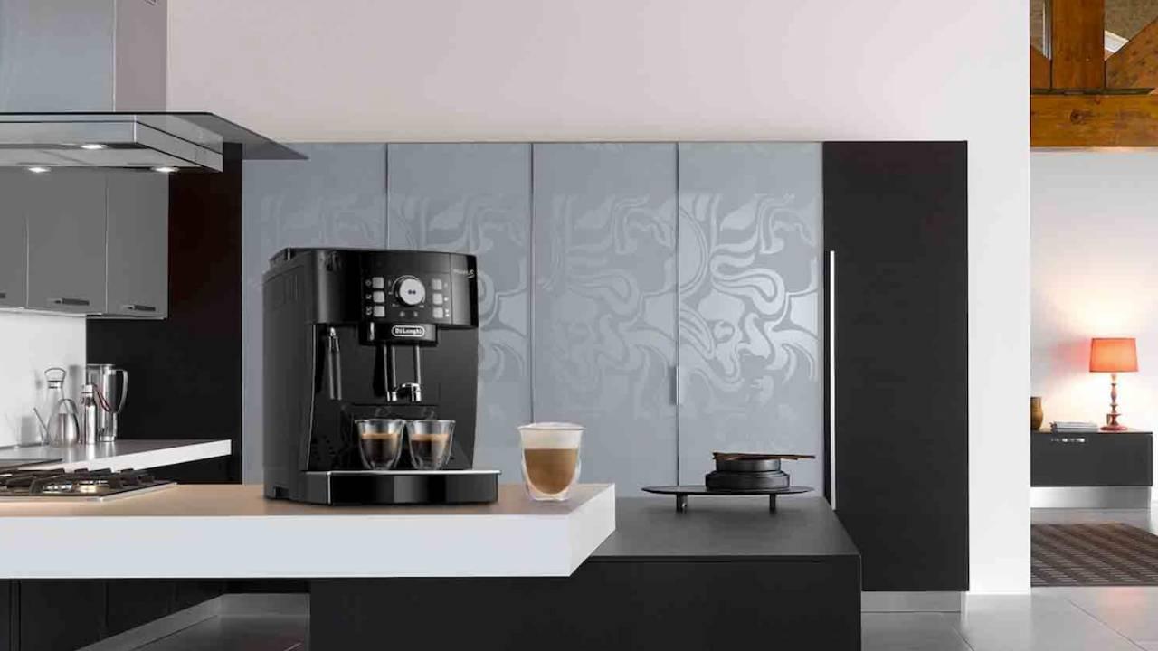 DeLonghi Cafetera Espresso Magnifica S 1450 W oferta