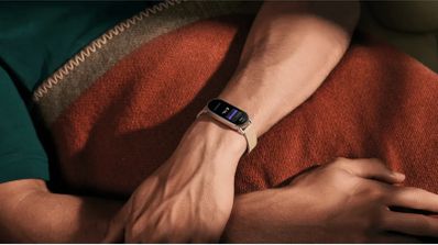 Xiaomi Smart Band 9 colocada en la muñeca de un usuario.