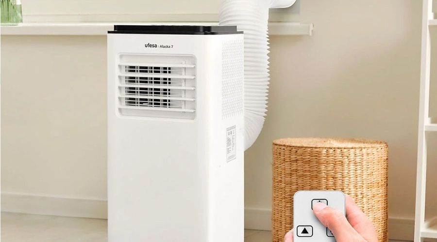 Aire acondicionado portátil - UFESA A7 foto en una habitación
