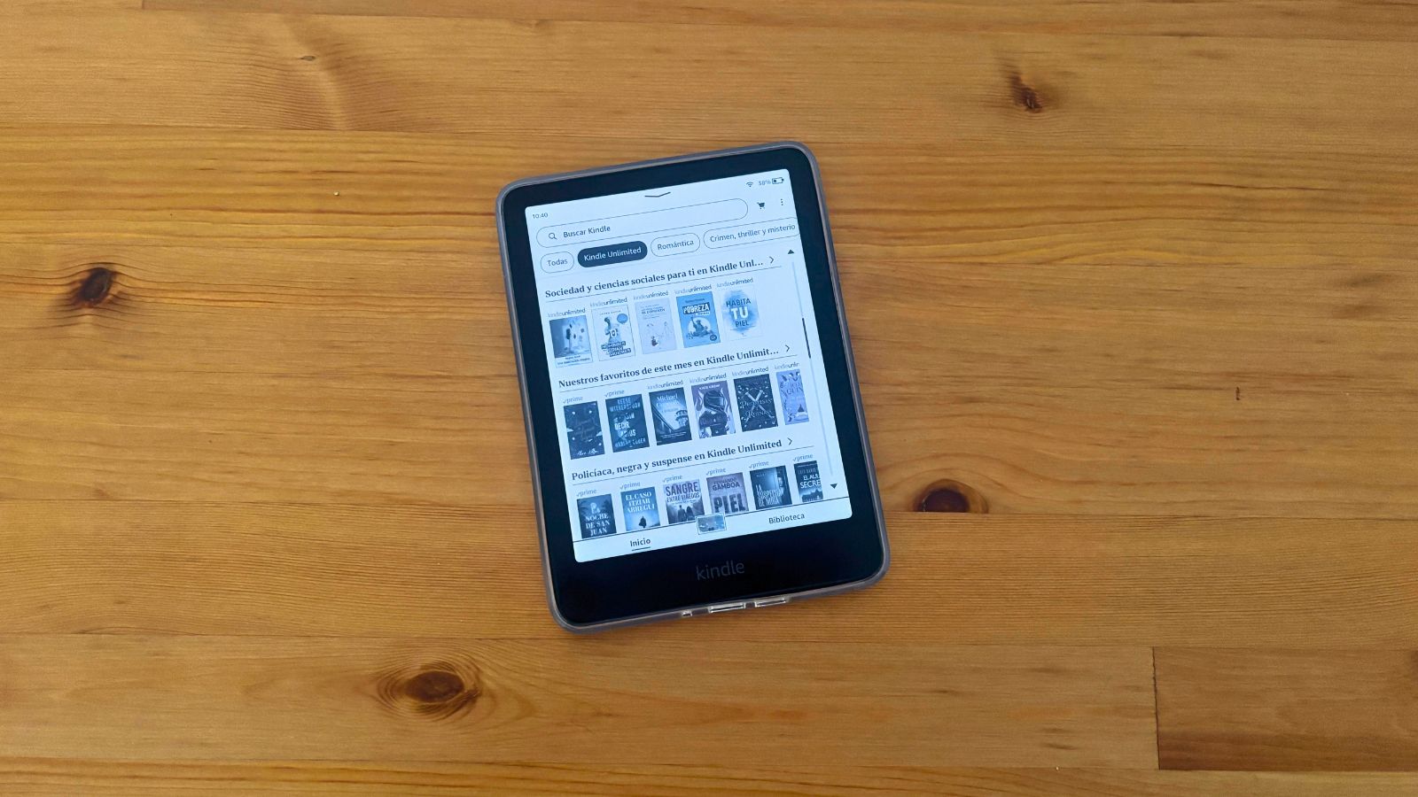 Kindle Colorsoft 16 GB - Foto propia en mesa